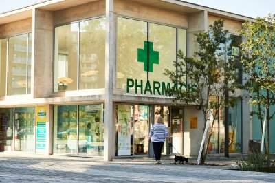 Audit et stratégie commerciale d'une pharmacie en province de Luxembourg 